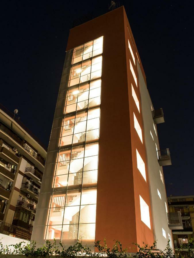 Skytower Apartment Rom